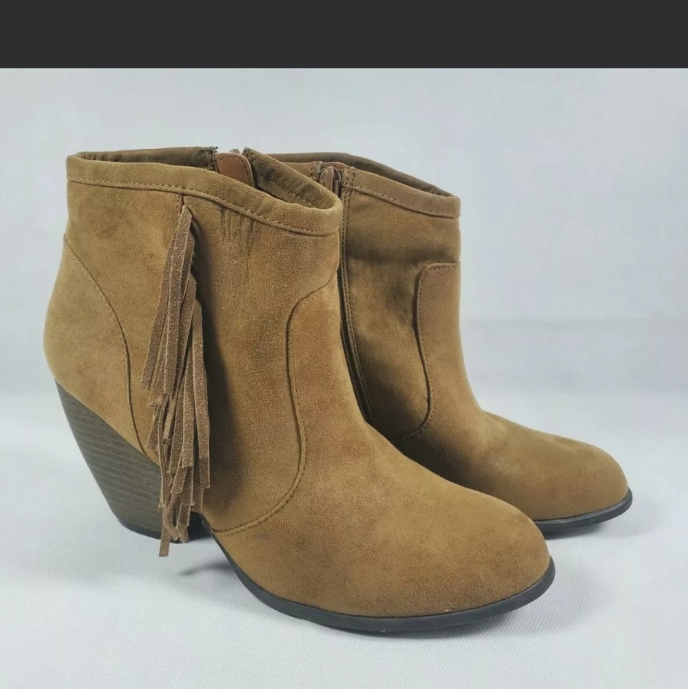 Mossimo Suede Leather Heeled Booties Ankle Boots B